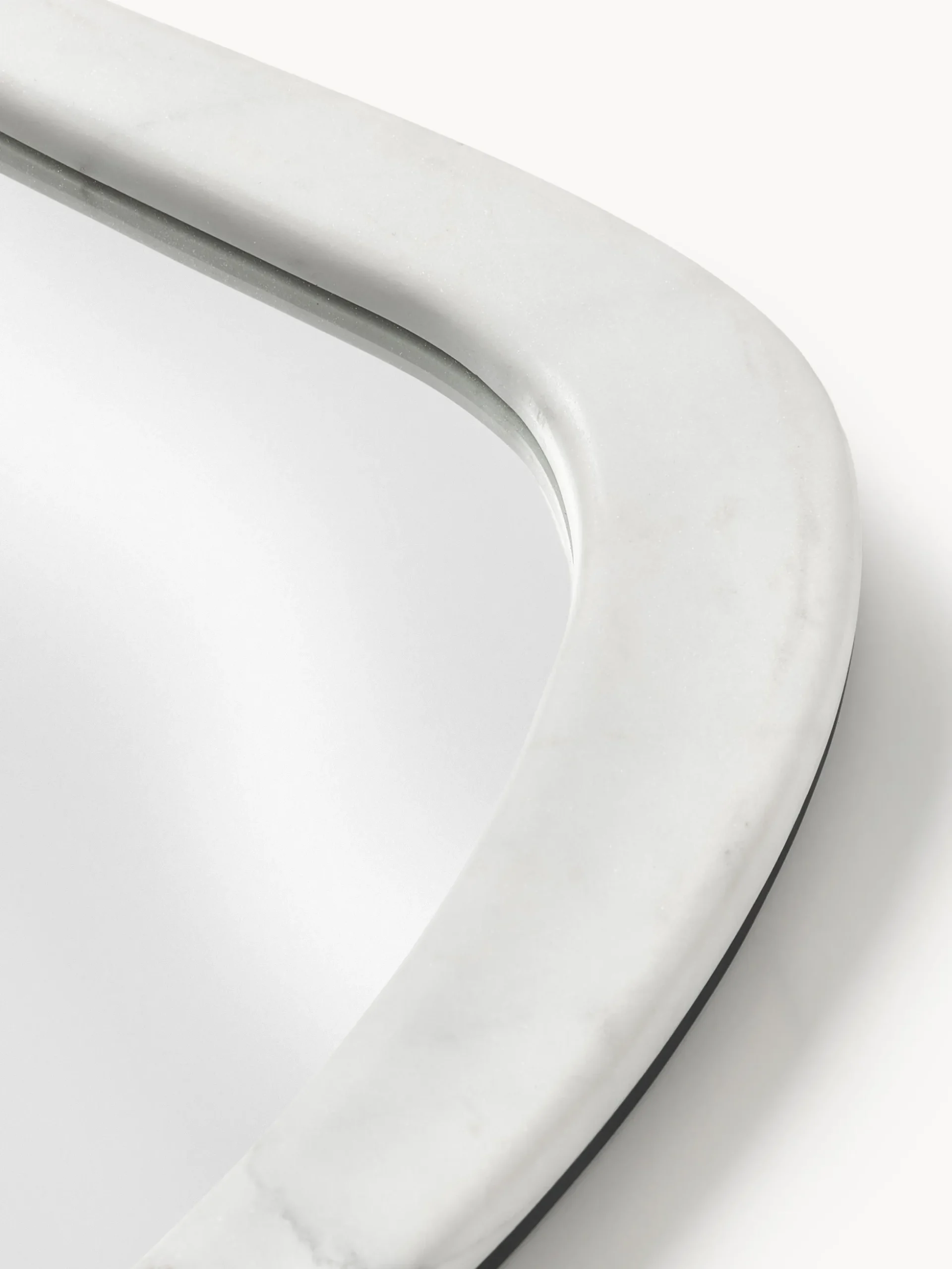 Specchio da parete con cornice in marmo Meringue