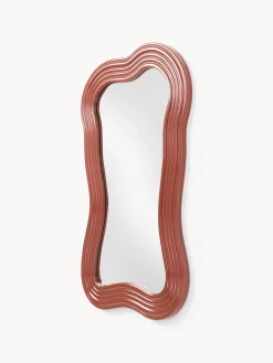 Specchio da parete con cornice ondulata Cosimo