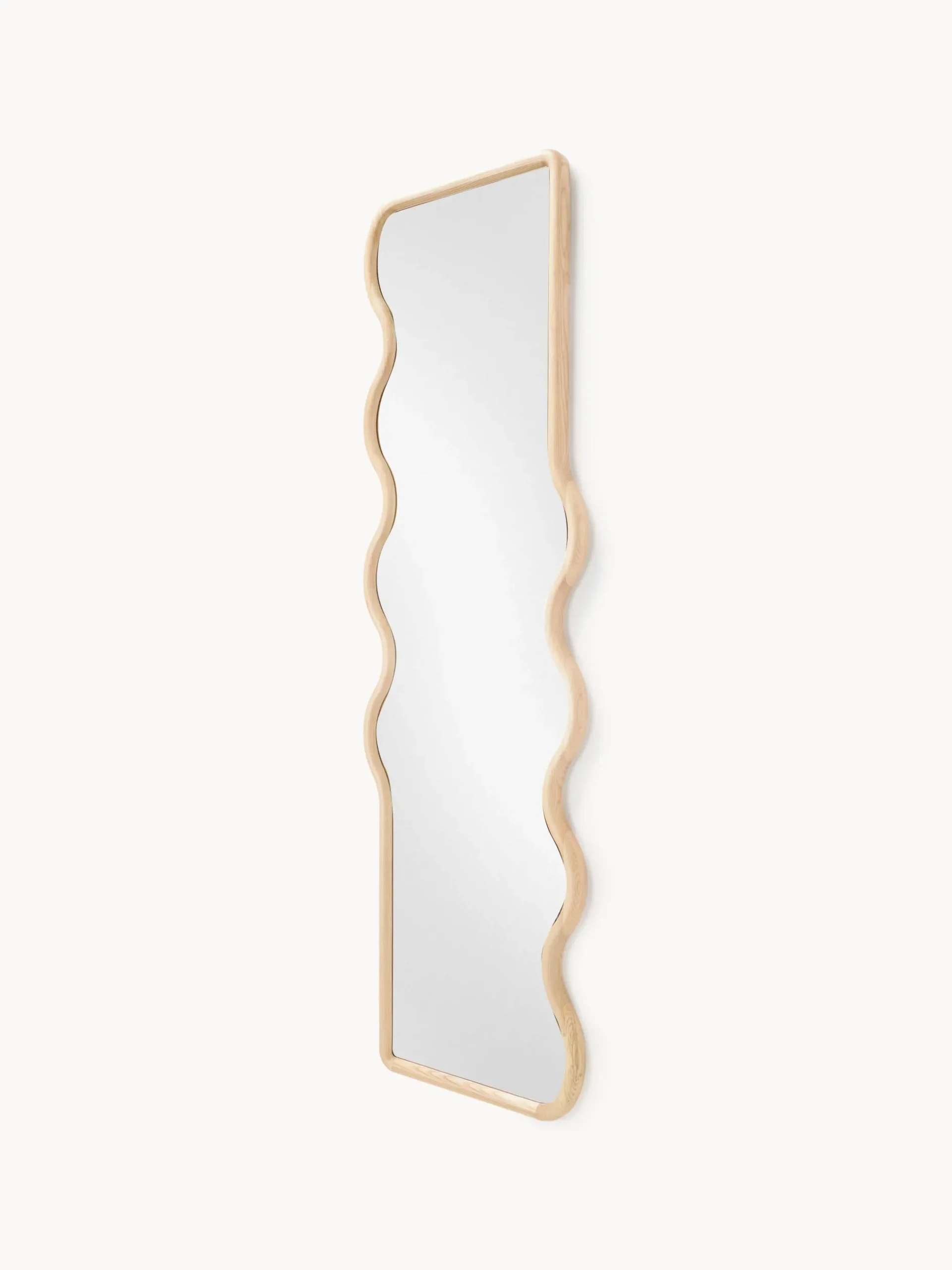 Specchio ondulato a figura intera in legno Stream
