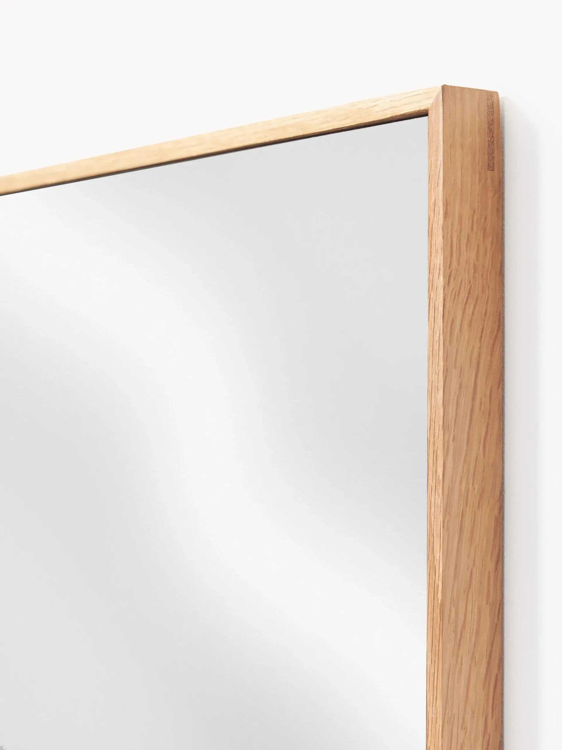 Specchio rettangolare da parete con cornice in legno di quercia Avery