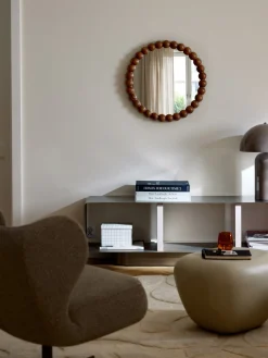Specchio rotondo da parete con cornice in legno di acacia Ayu