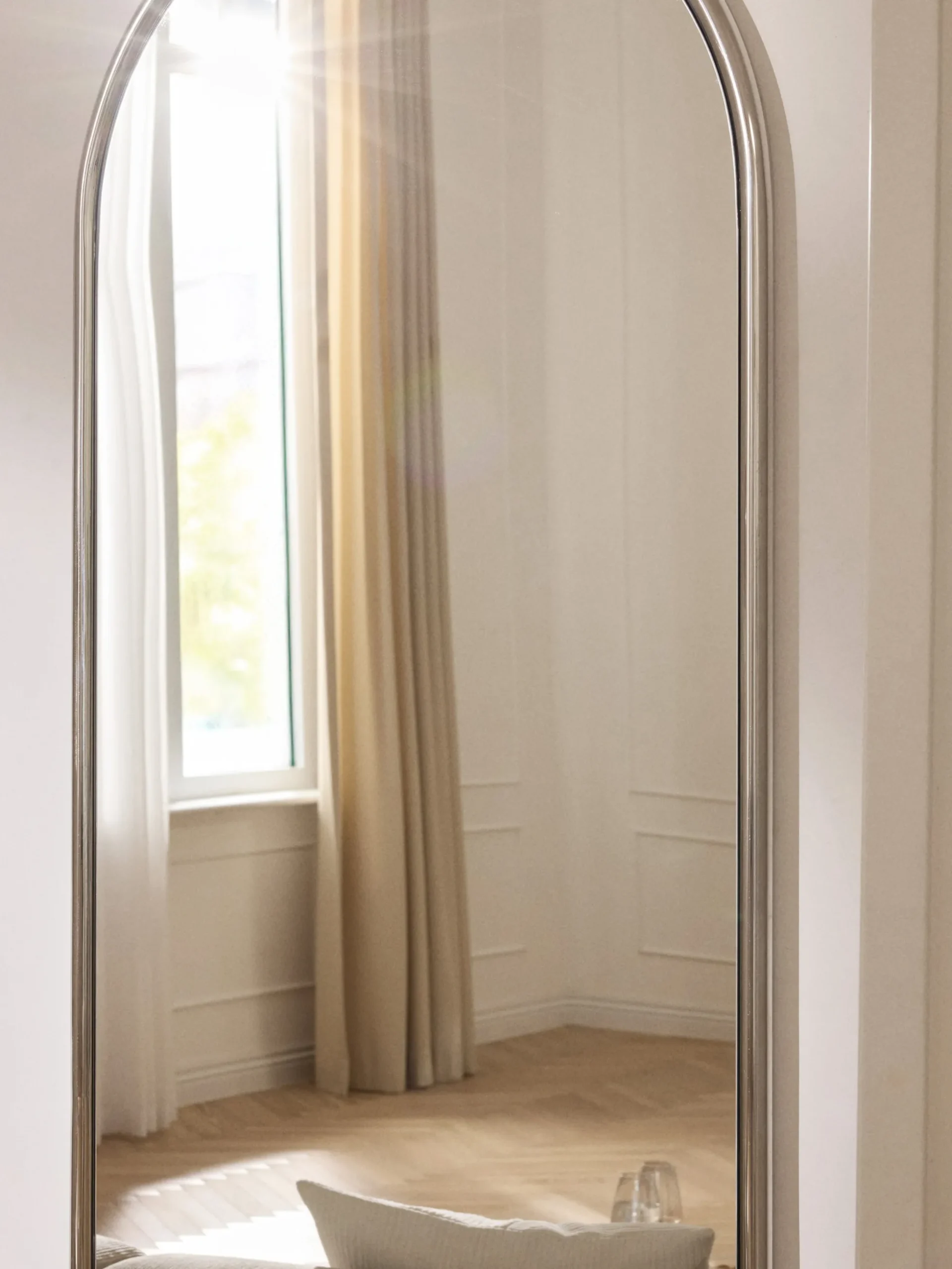 Specchio ovale a figura intera Blake I