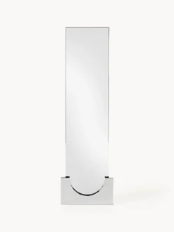Specchio quadrato da terra con base in metallo Finn