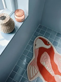 Tappeto in lana dalla forma organica Koi
