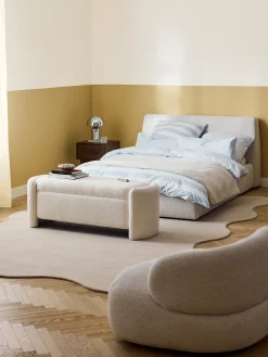 Tappeto tessuto a mano con bordo ondulato Wavy