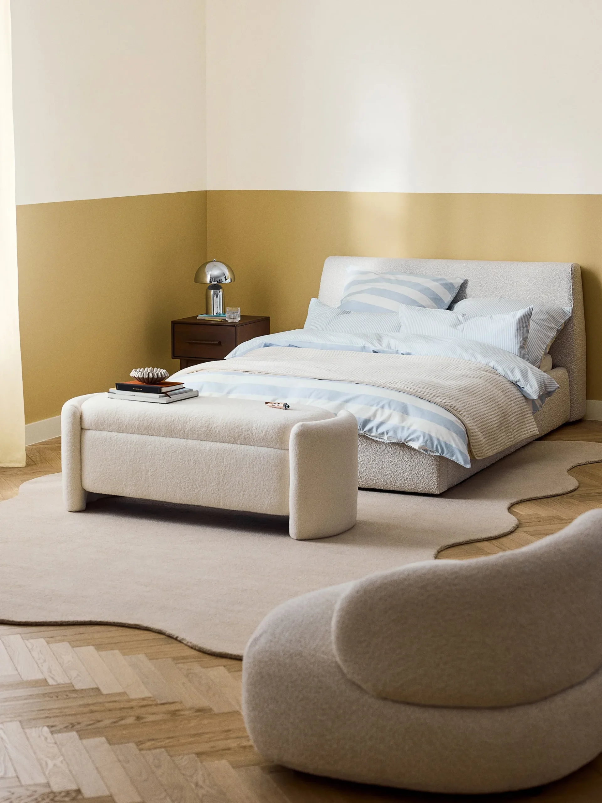 Tappeto tessuto a mano con bordo ondulato Wavy