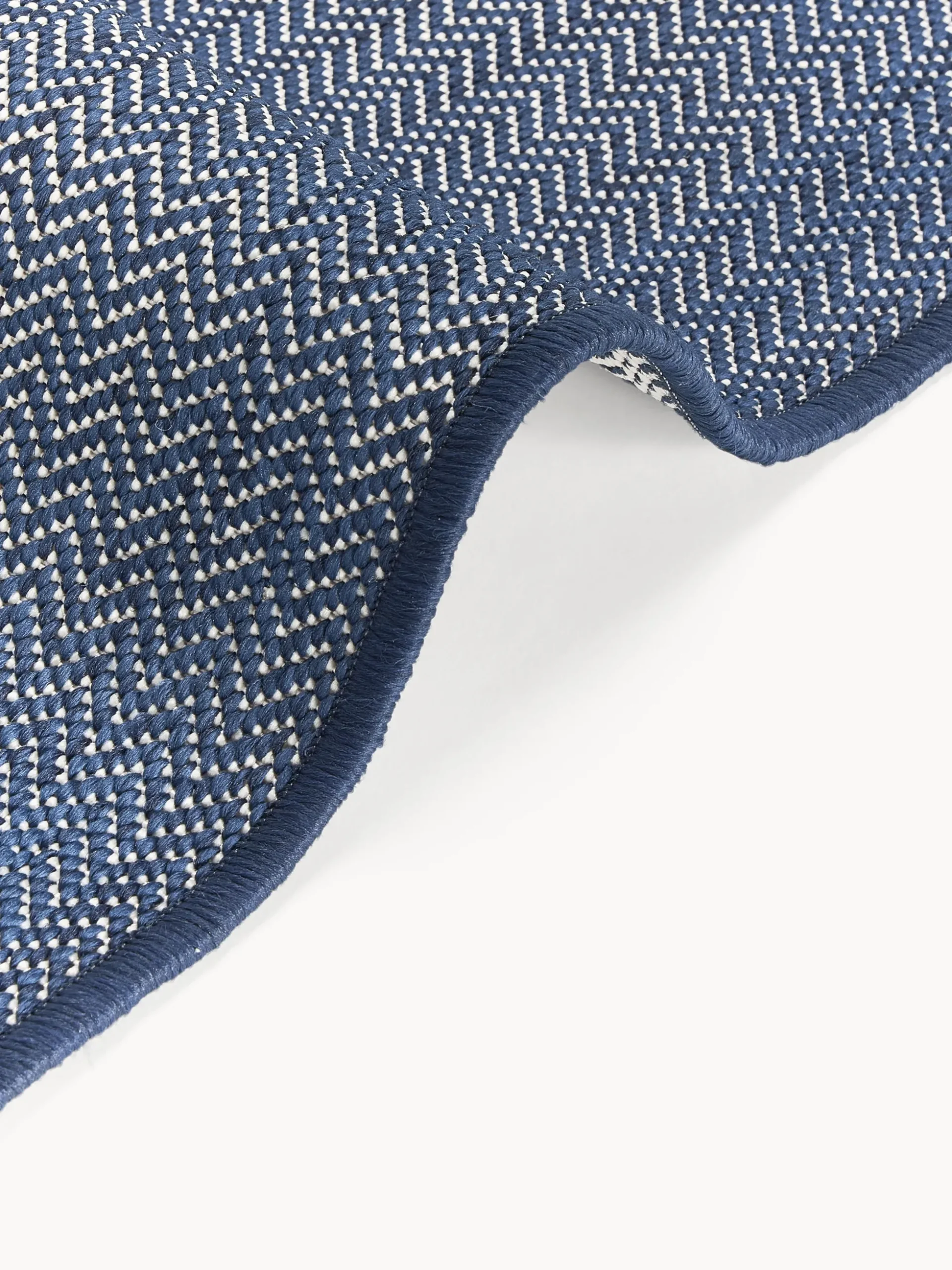 Tappeto da esterno reversibile con motivo zigzag Cort