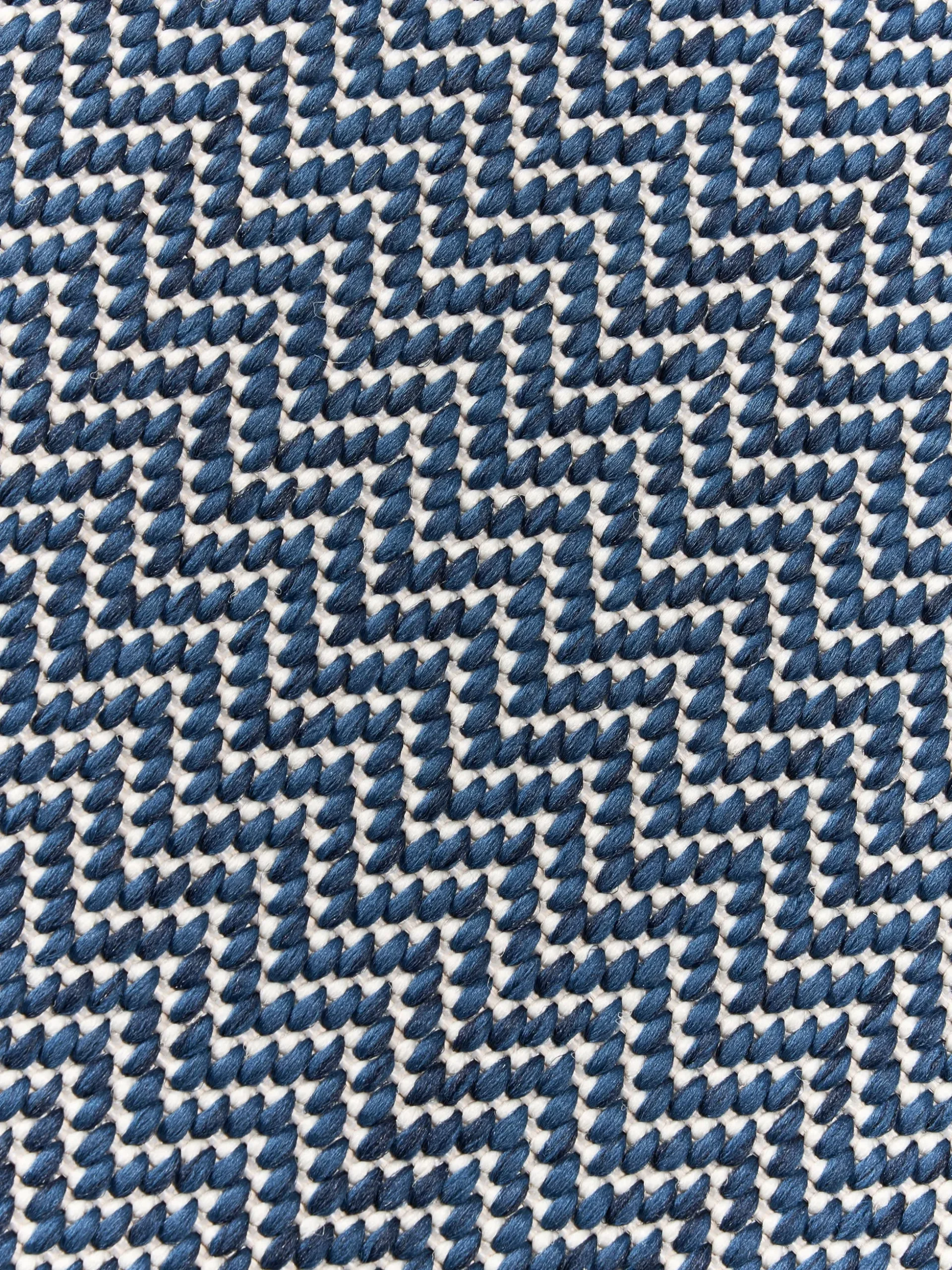 Tappeto da esterno reversibile con motivo zigzag Cort
