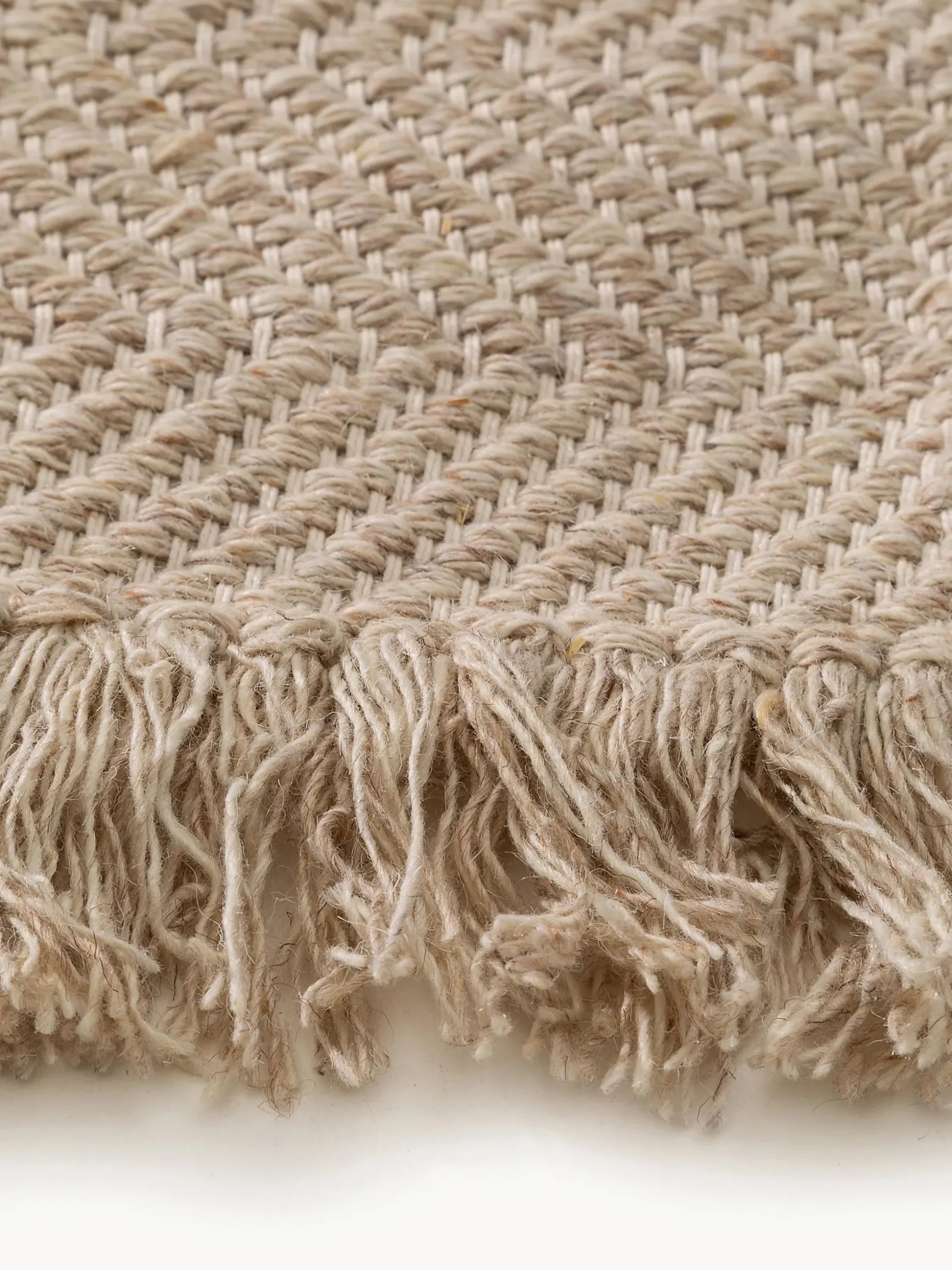 Tappeto in lana taftato a mano con frange Lars