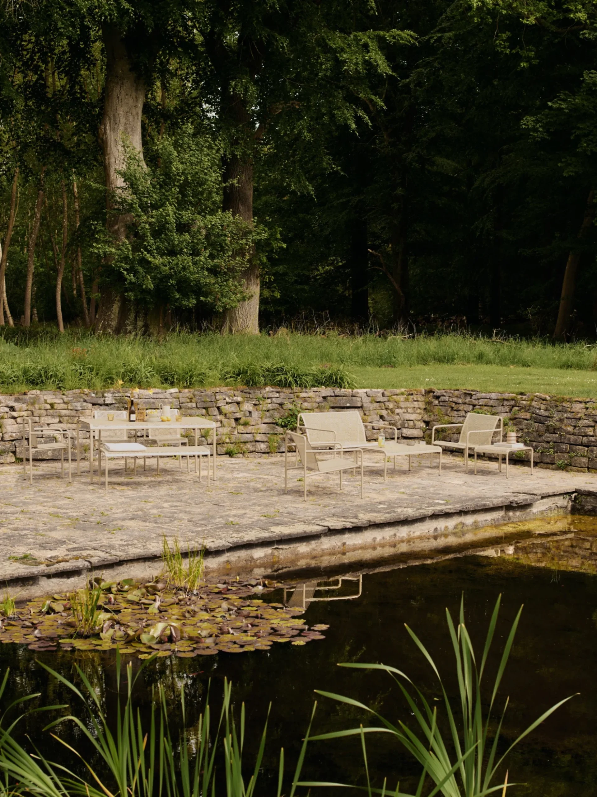 Tavolino da giardino in acciaio Dapple