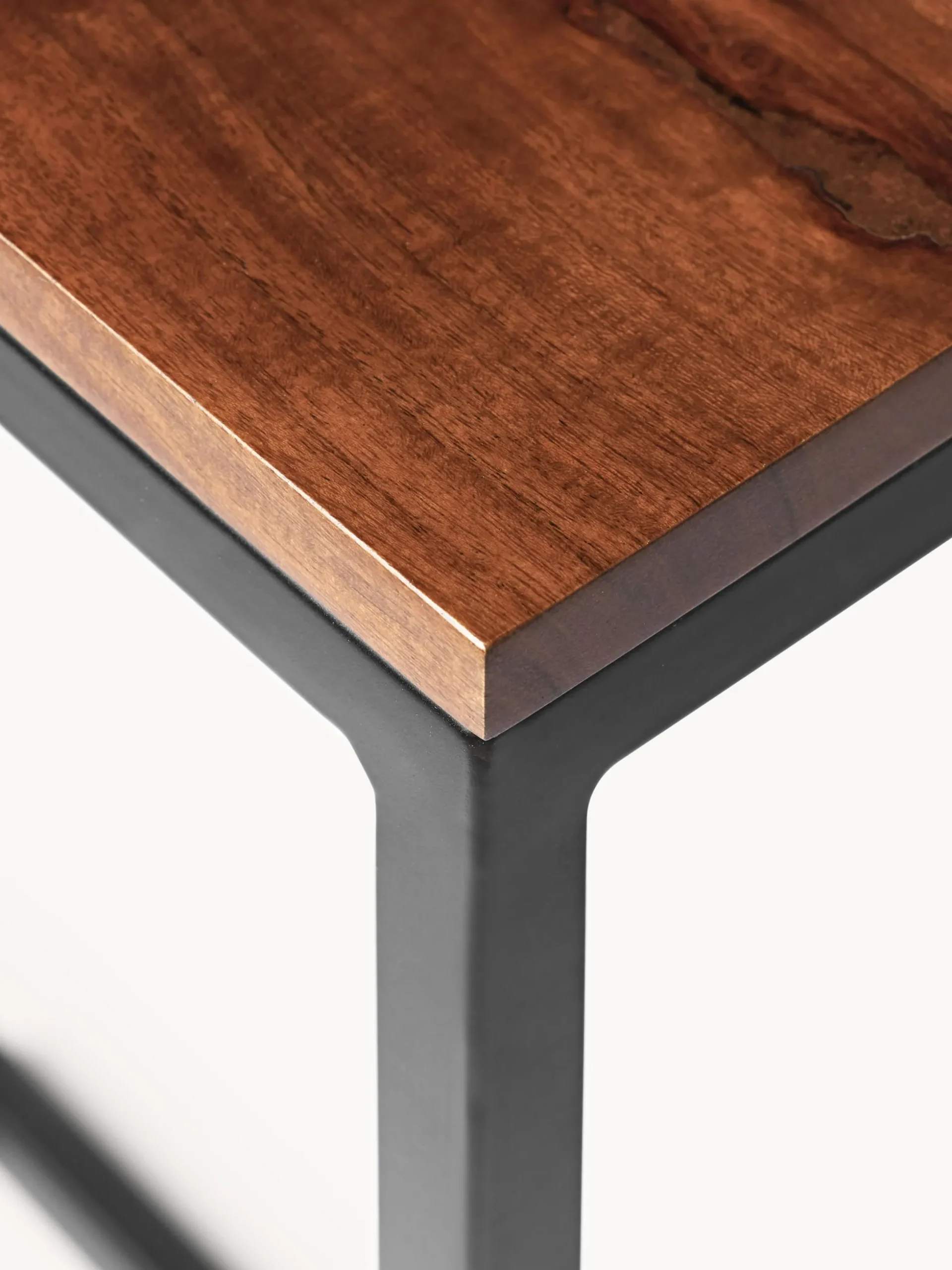 Tavolino in legno di acacia Celow