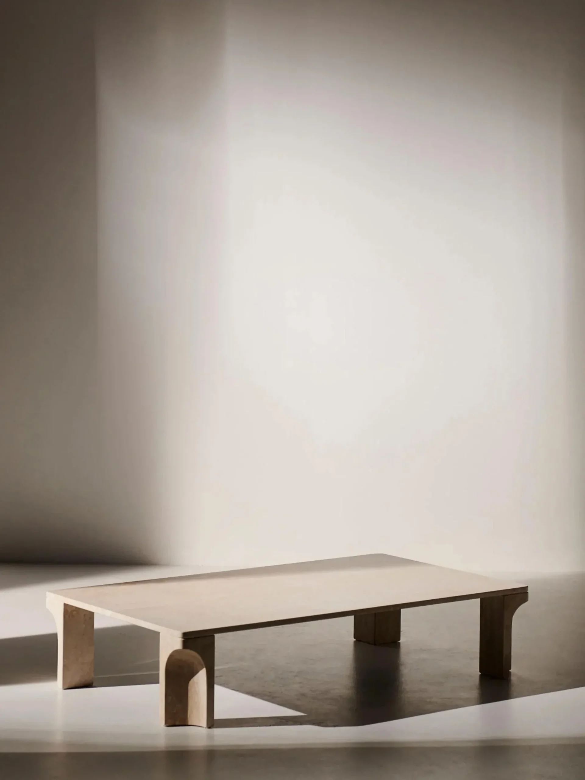 Tavolino in travertino Doric larg. 140 cm