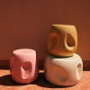 Tavolino rotondo in ceramica fatto a mano Currents