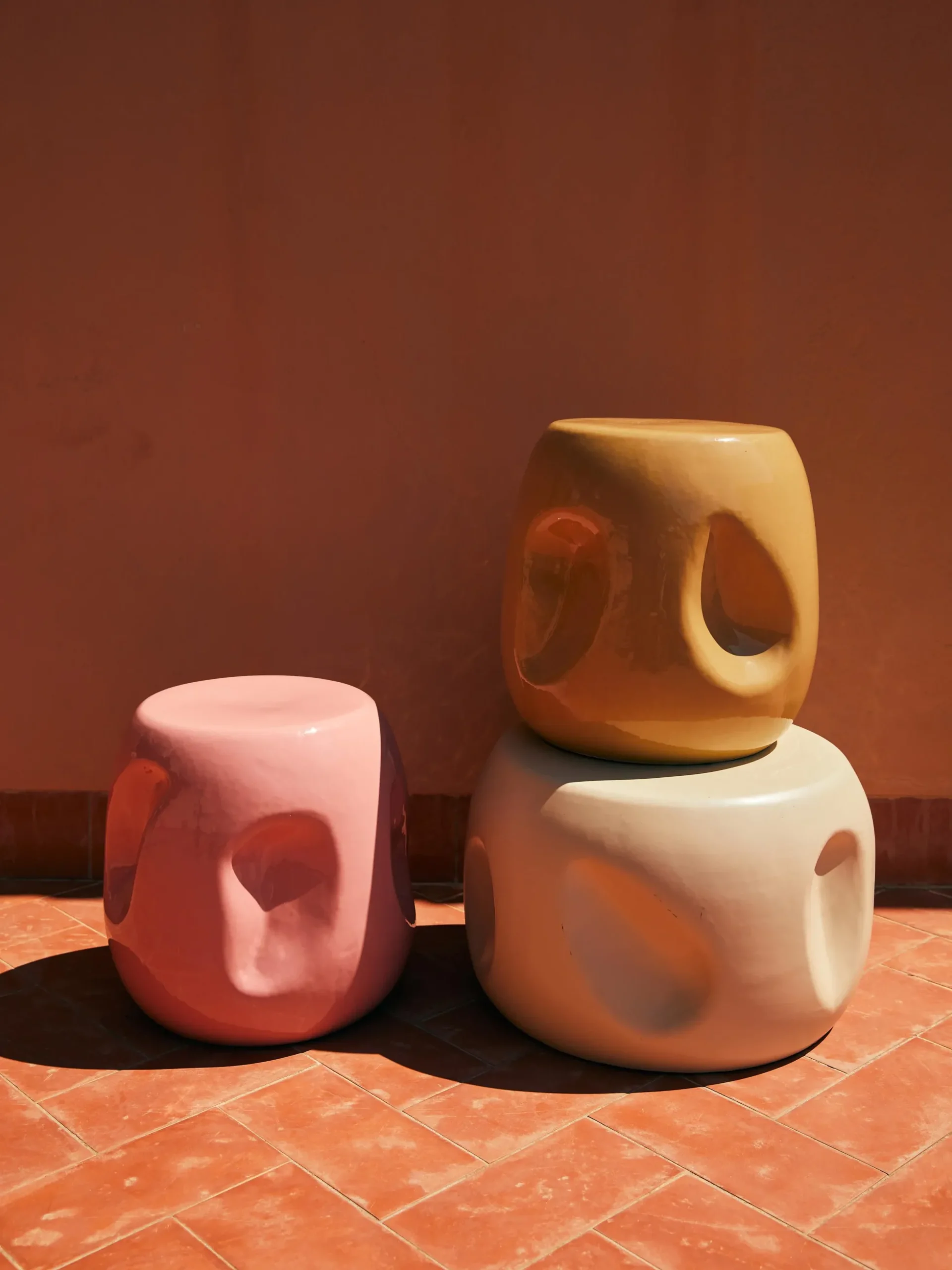 Tavolino rotondo in ceramica fatto a mano Currents