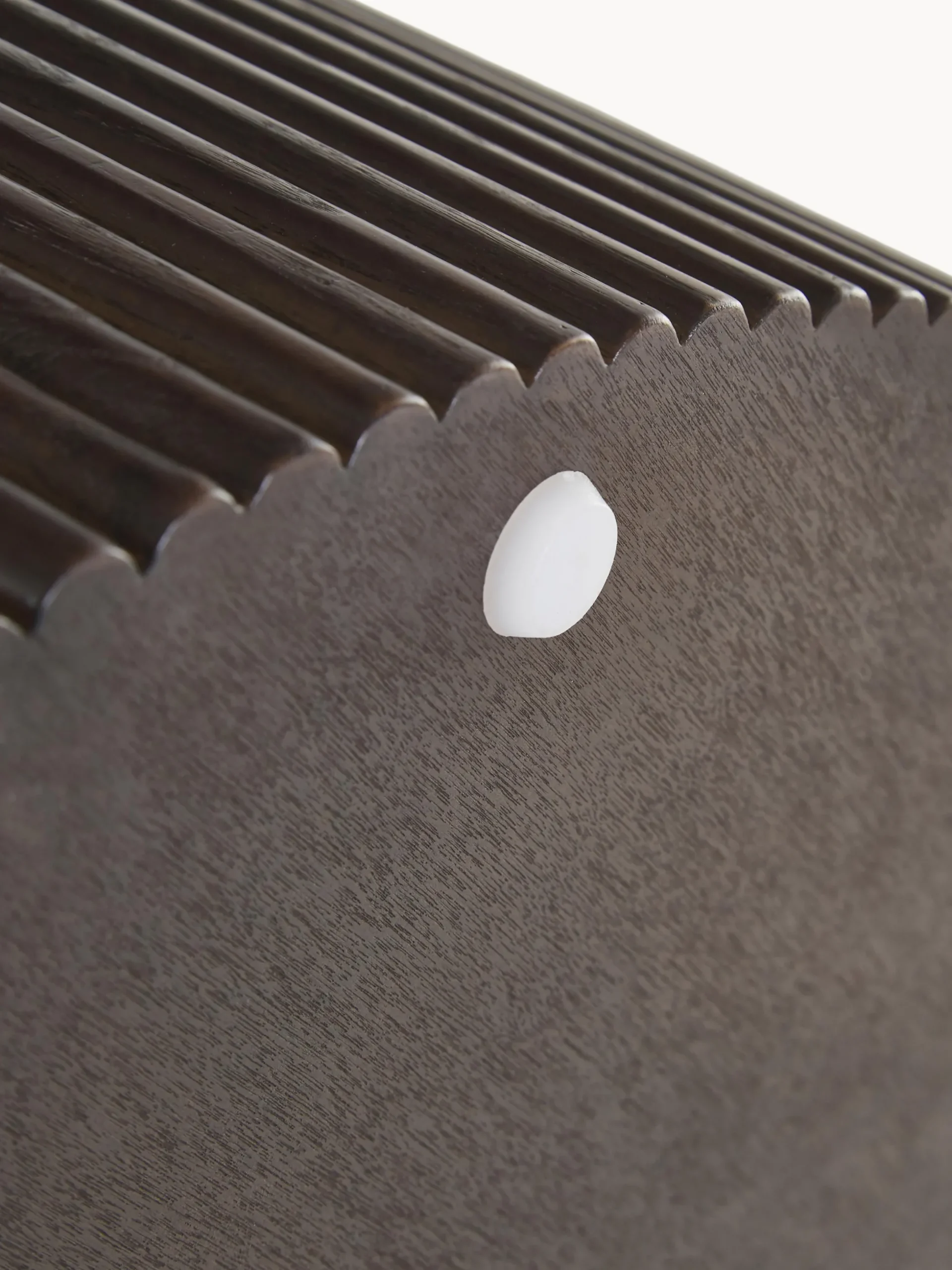 Tavolino-contenitore rotondo da salotto in legno Nele
