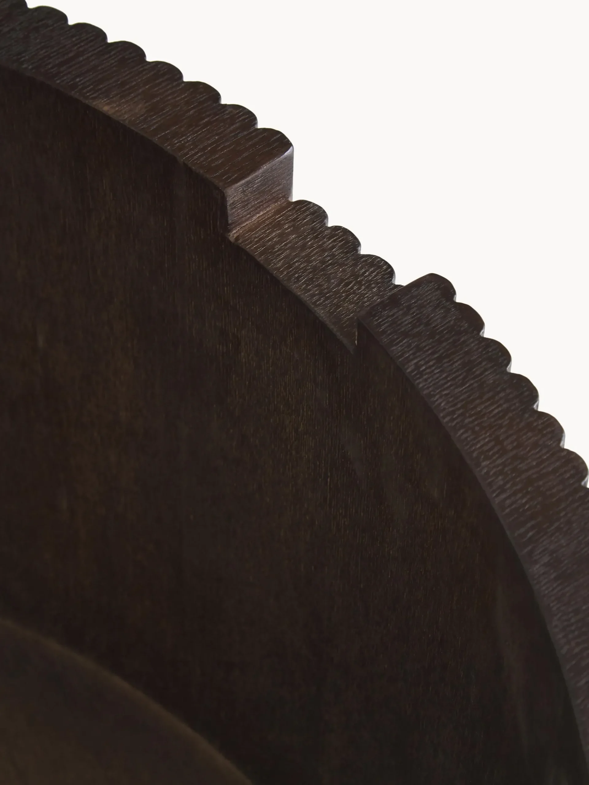 Tavolino-contenitore rotondo da salotto in legno Nele