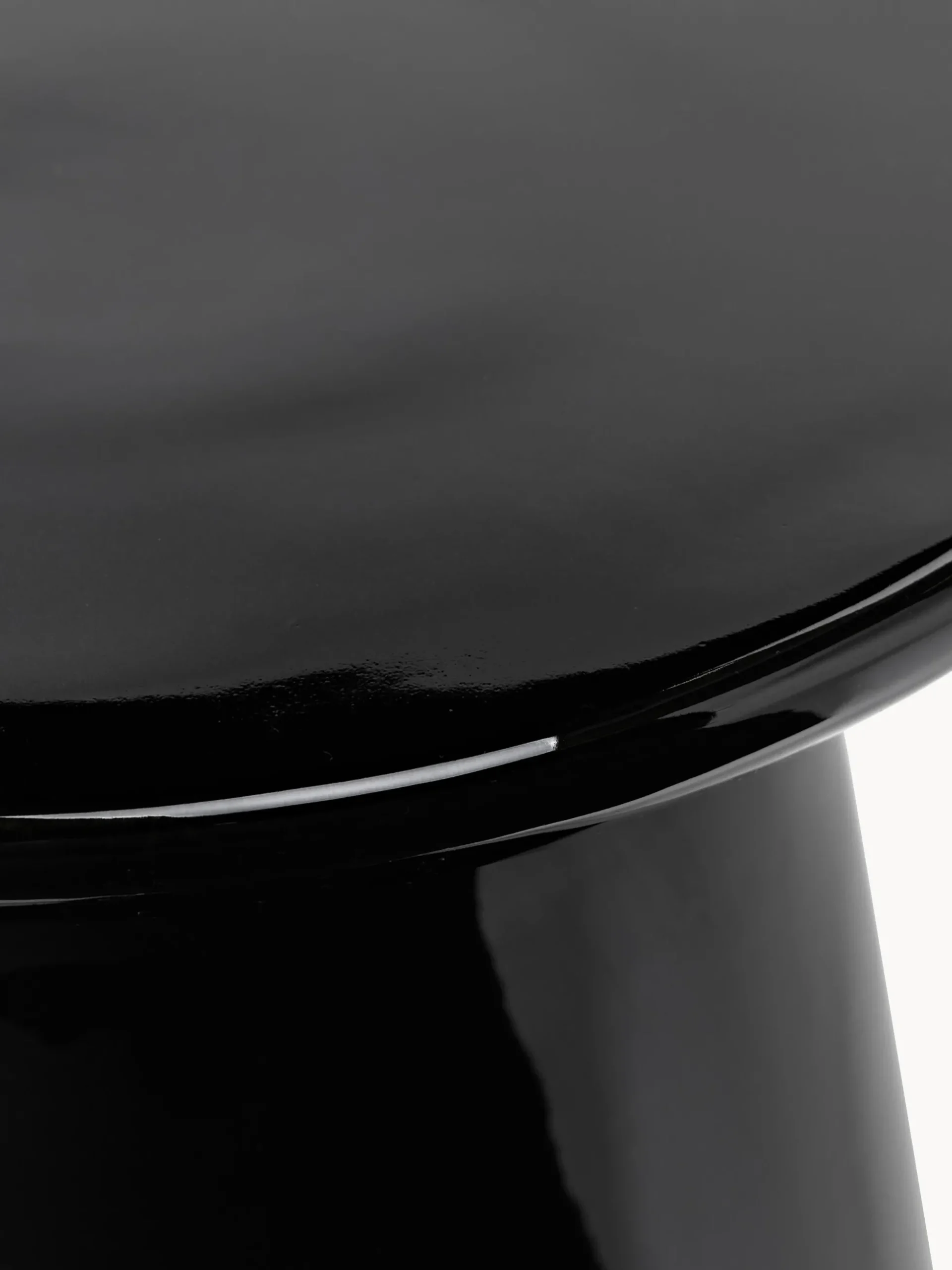 Tavolino rotondo con finitura lucida Dunstan