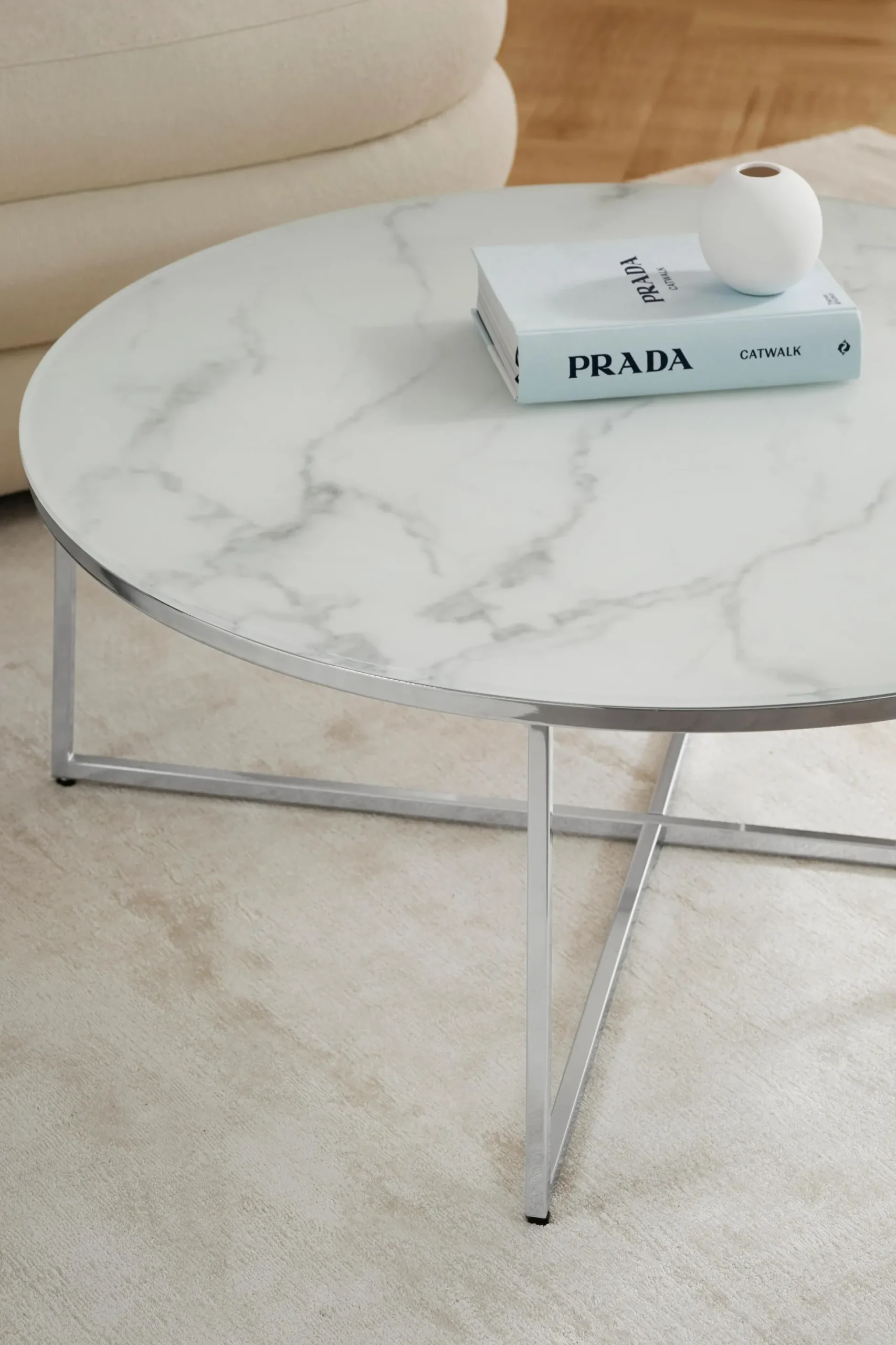 Tavolino rotondo XL da salotto con piano in vetro effetto marmo Antigua