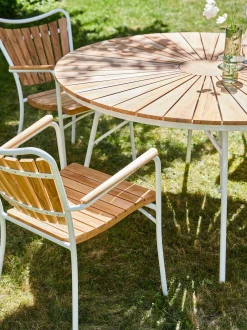 Tavolo da giardino rotondocon piano in legno di teak Hard & Ellen, varie misure