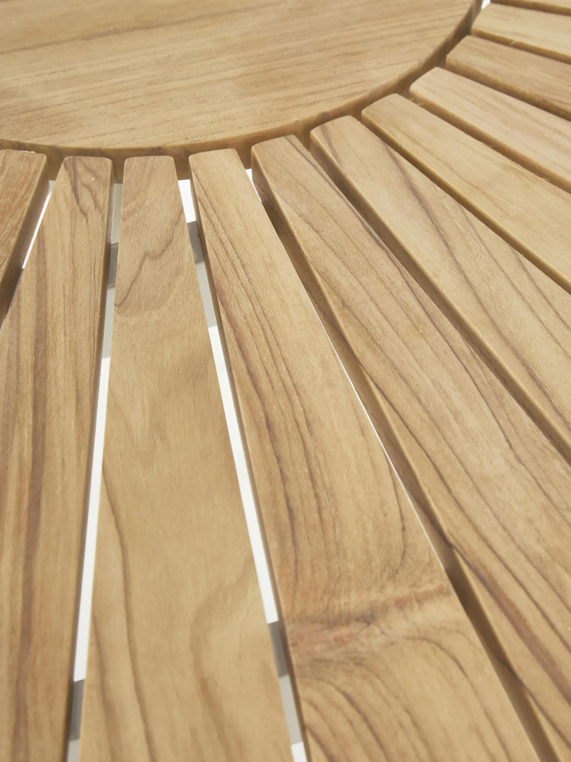 Tavolo da giardino rotondocon piano in legno di teak Hard & Ellen, varie misure