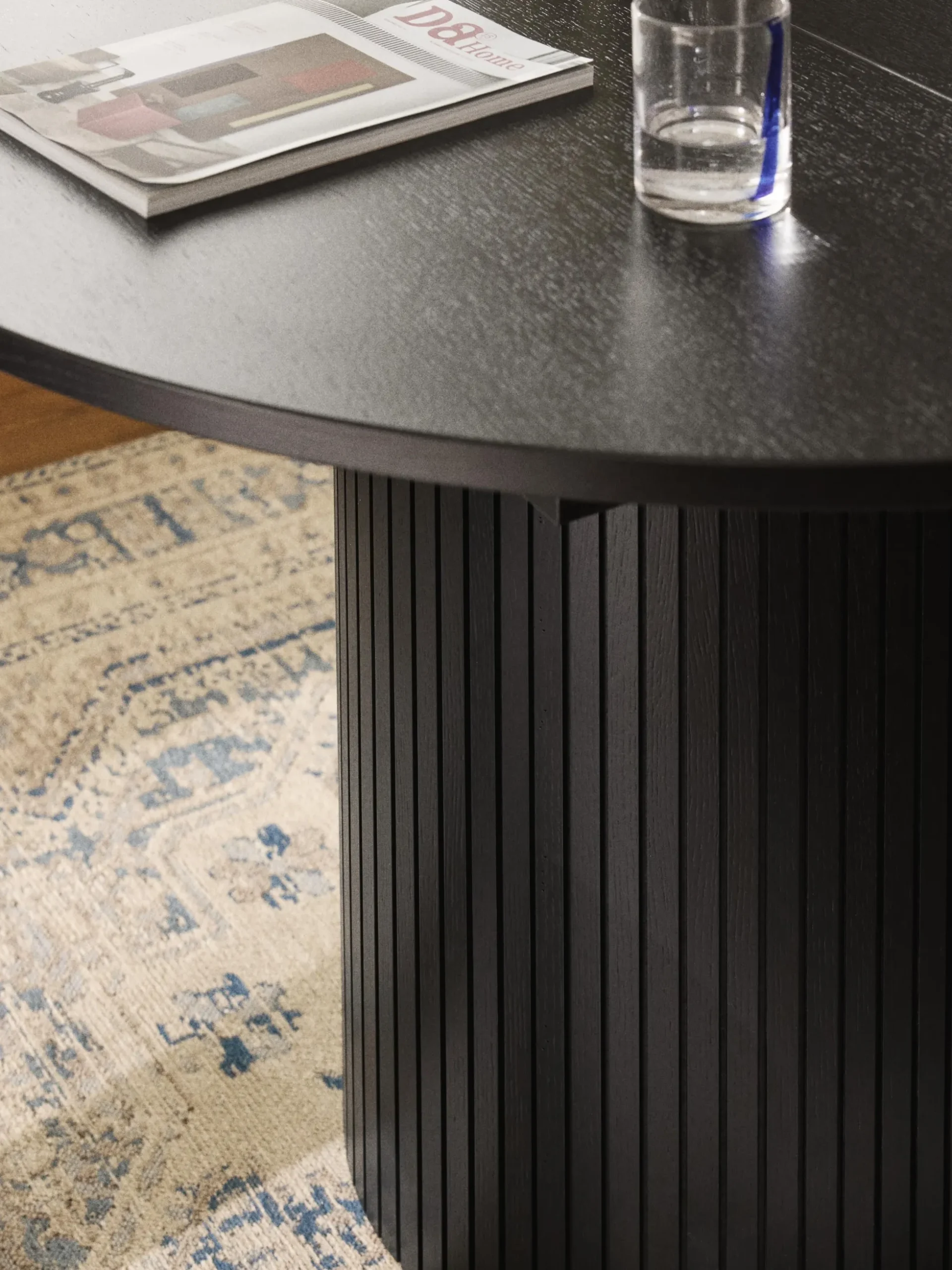 Tavolo allungabile con struttura scanalata Filo, 120 - 160 x 75 cm