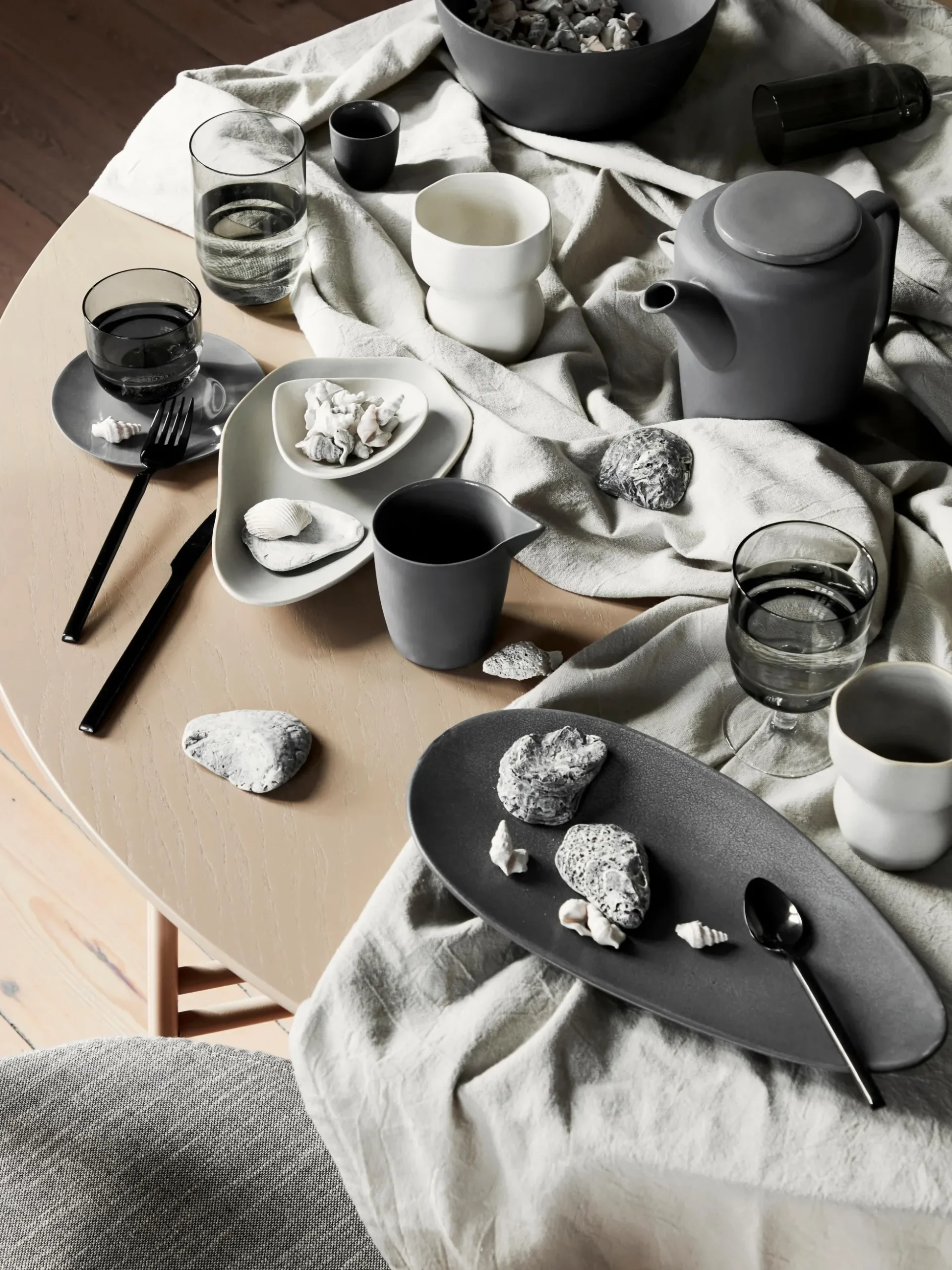 Tazza senza manico dalla forma organica fatta a mano Limfjord