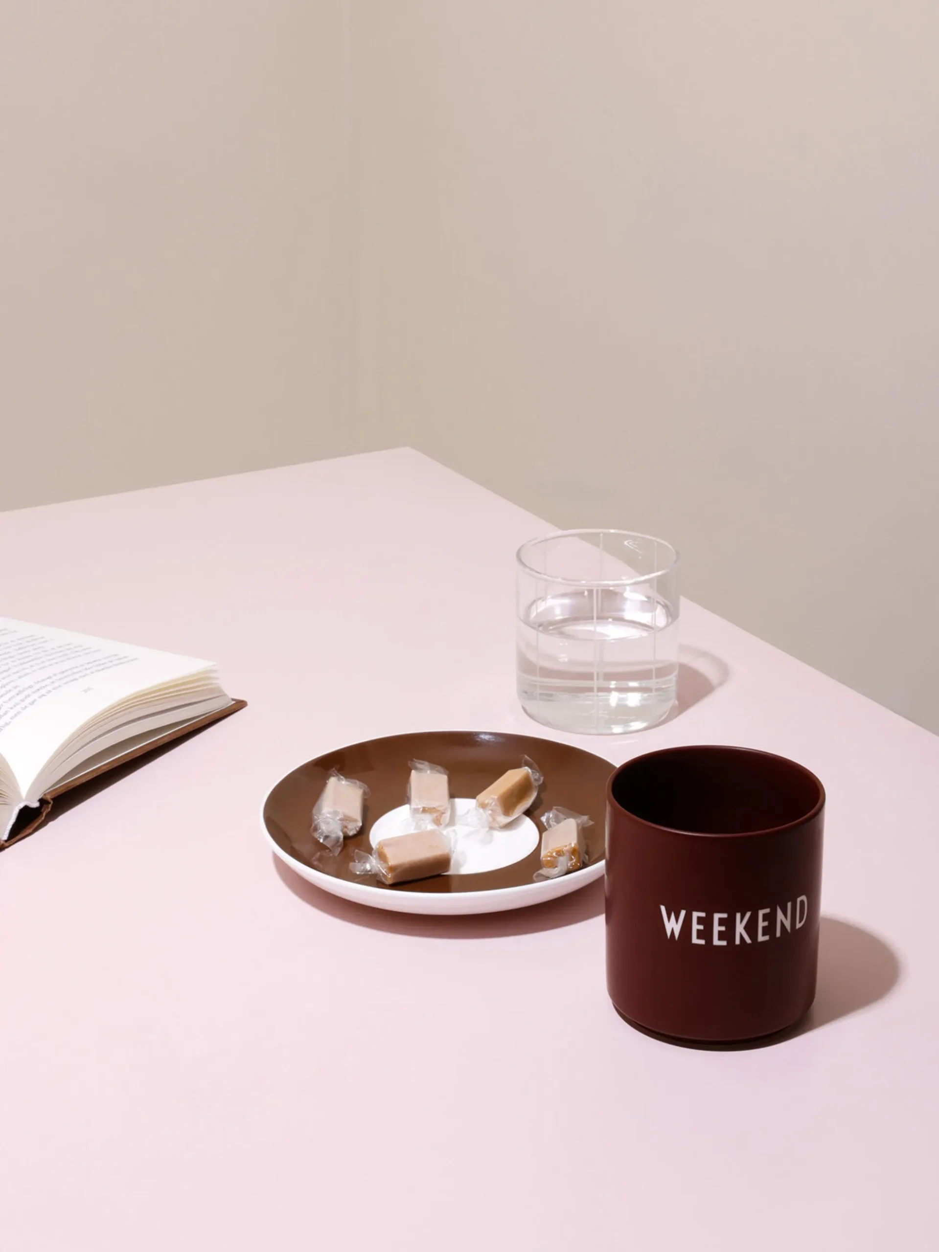 Tazza con scritta Favourite Weekend