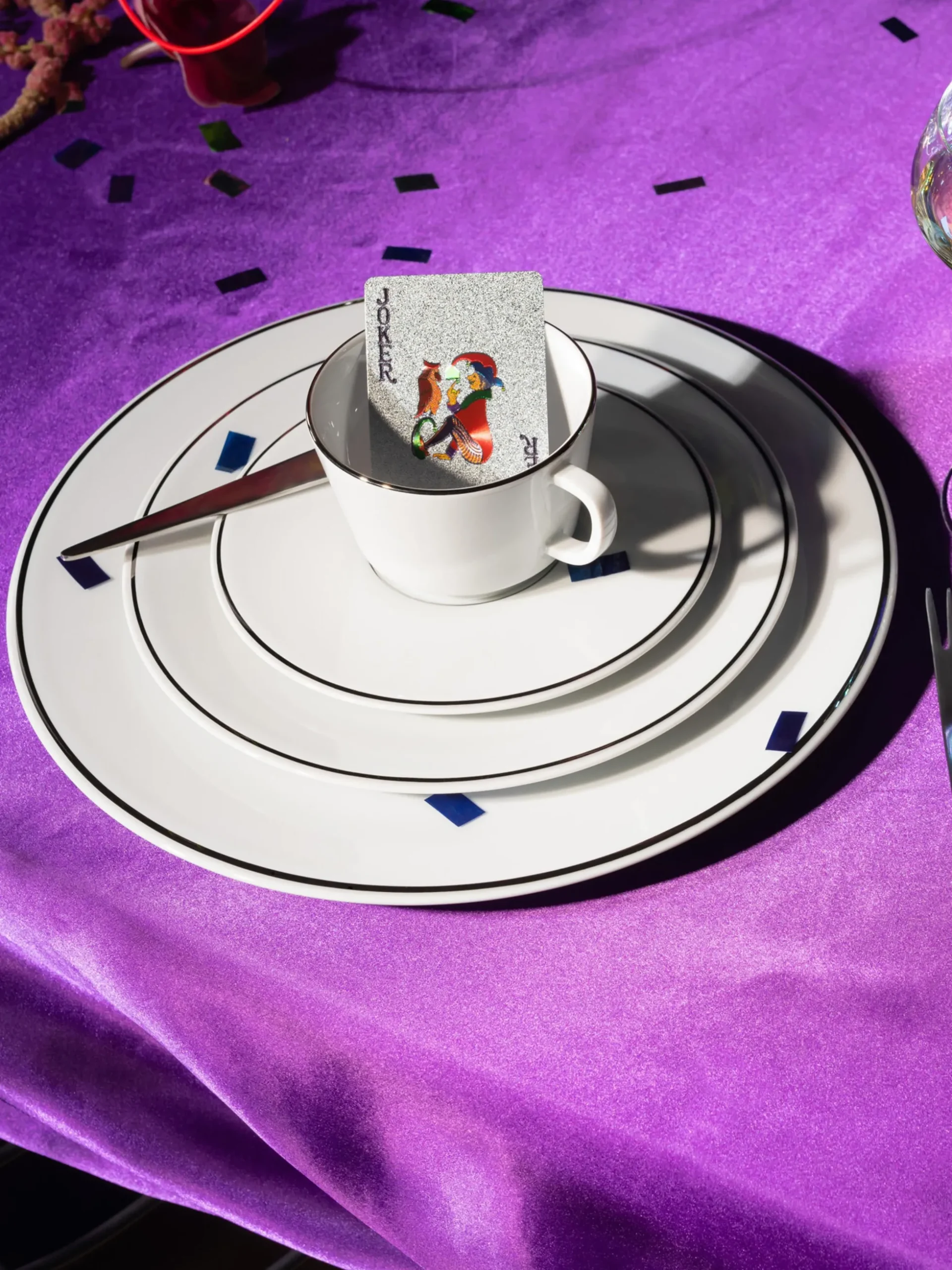 Tazze in porcellana fatte a mano con bordo in platino dipinto a mano Vitruv 2 pz