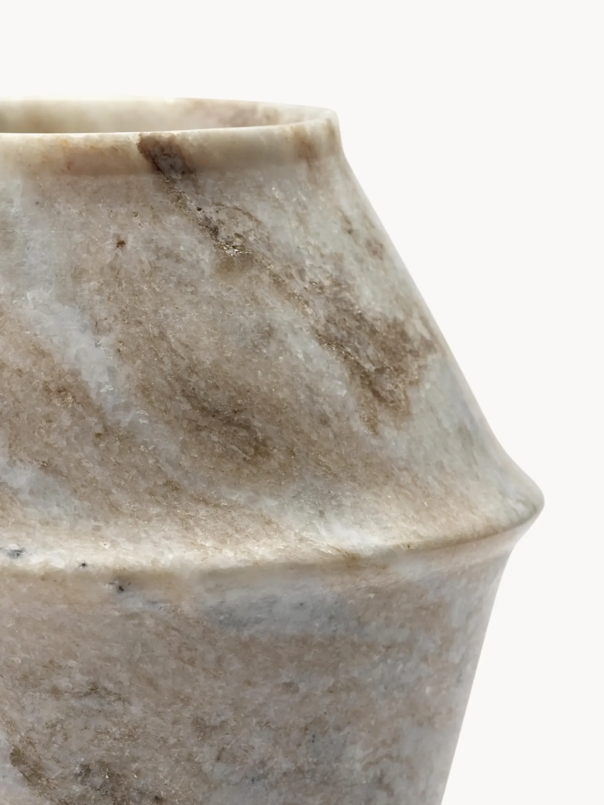 Vaso in marmo Serax x Kelly Wearstler Dune, alt. 18 cm