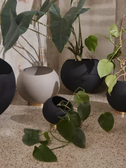 Vaso per fiori grande in metallo Globe