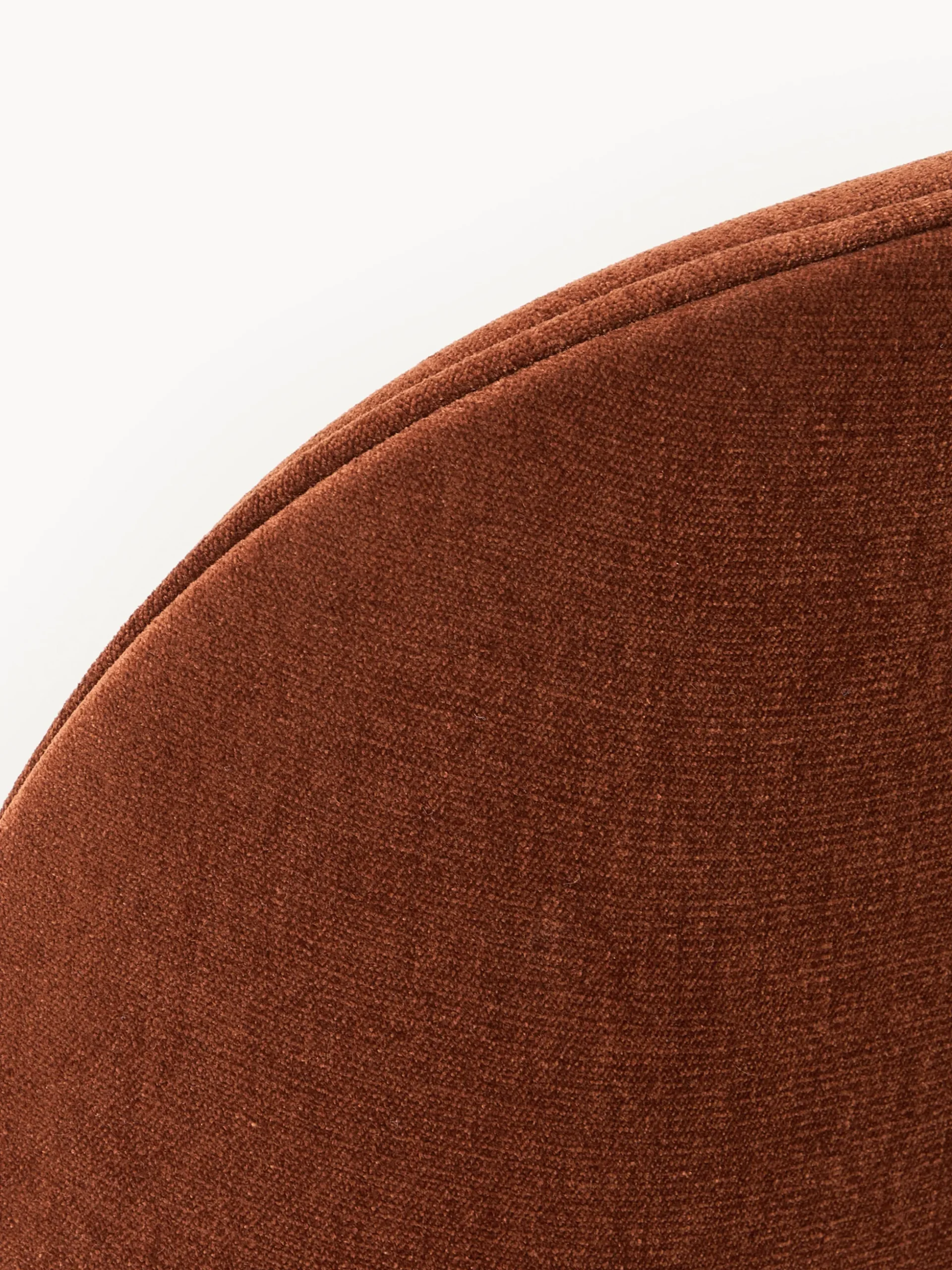 WESTWING x GUBI, Sedia imbottita Beetle by Delia Lachance
