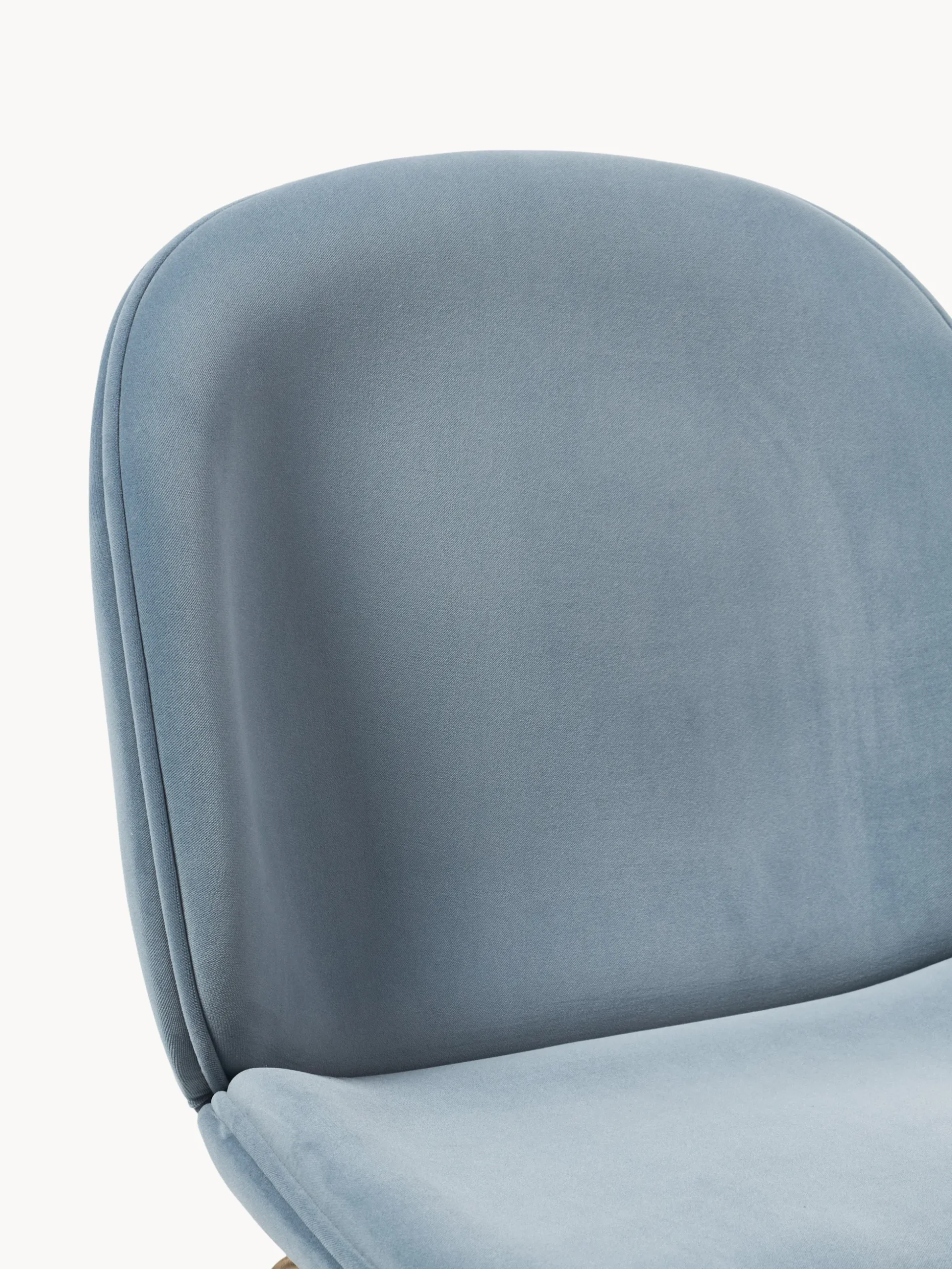 WESTWING x GUBI, Sedia da pranzo in velluto Beetle by Delia Lachance